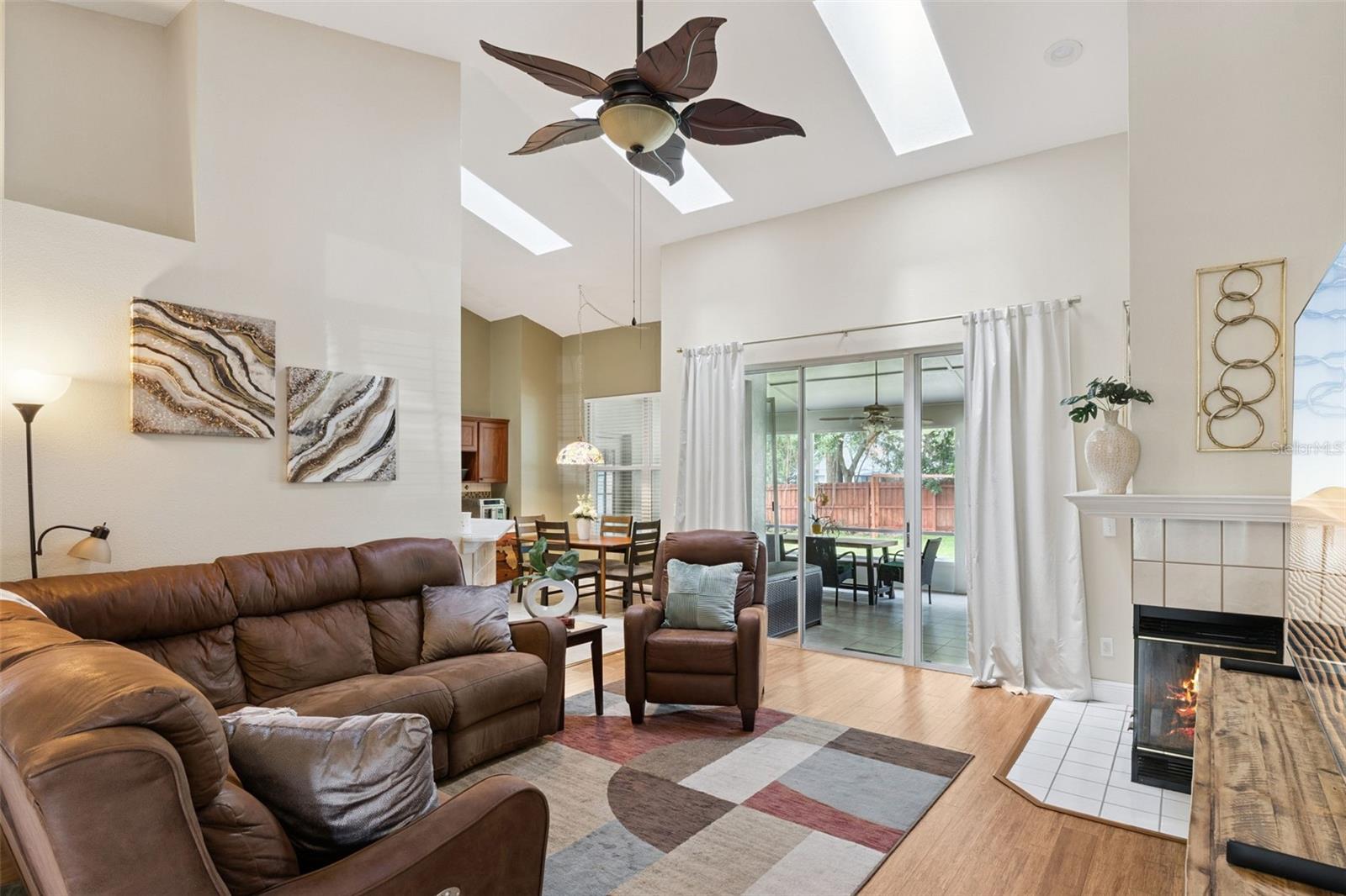 KINGSTON OAKS - Residential