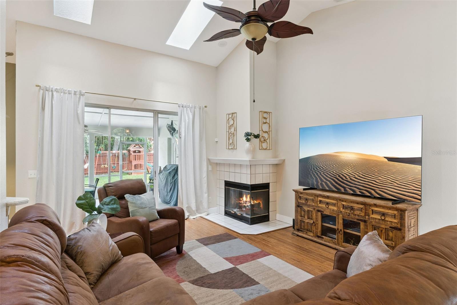 KINGSTON OAKS - Residential