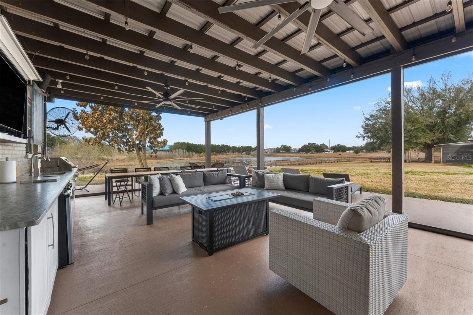 GROVELAND FARMS 16-22-25 - Residential