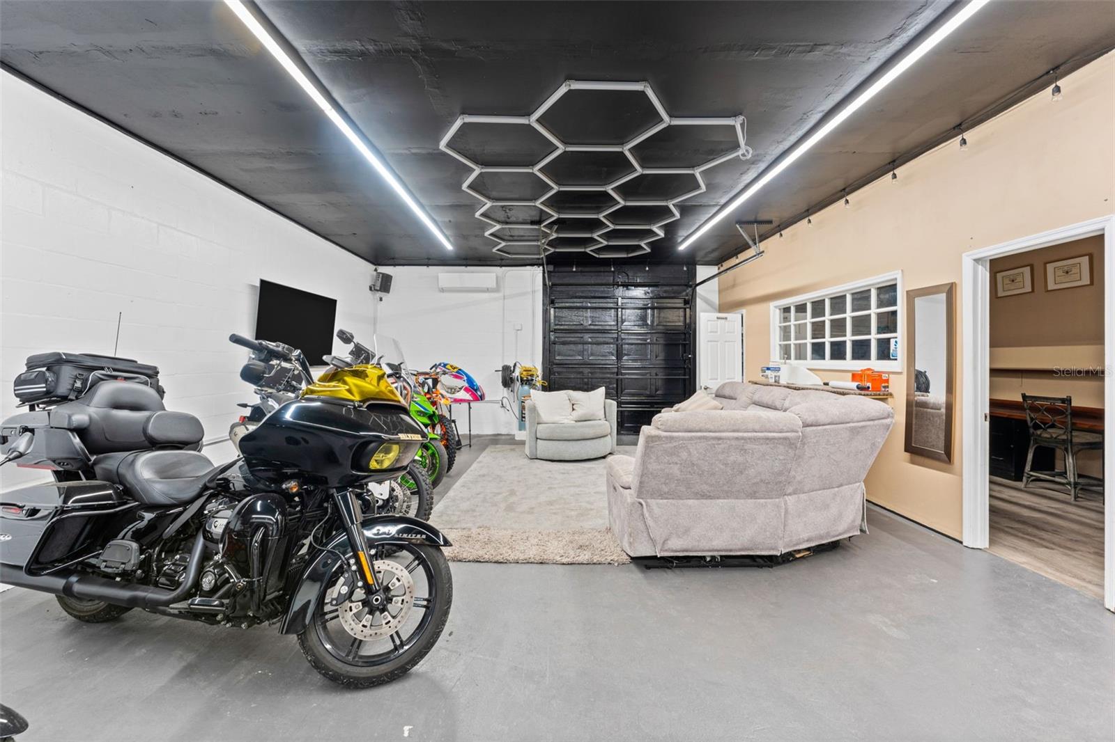 GROVELAND FARMS 16-22-25 - Residential