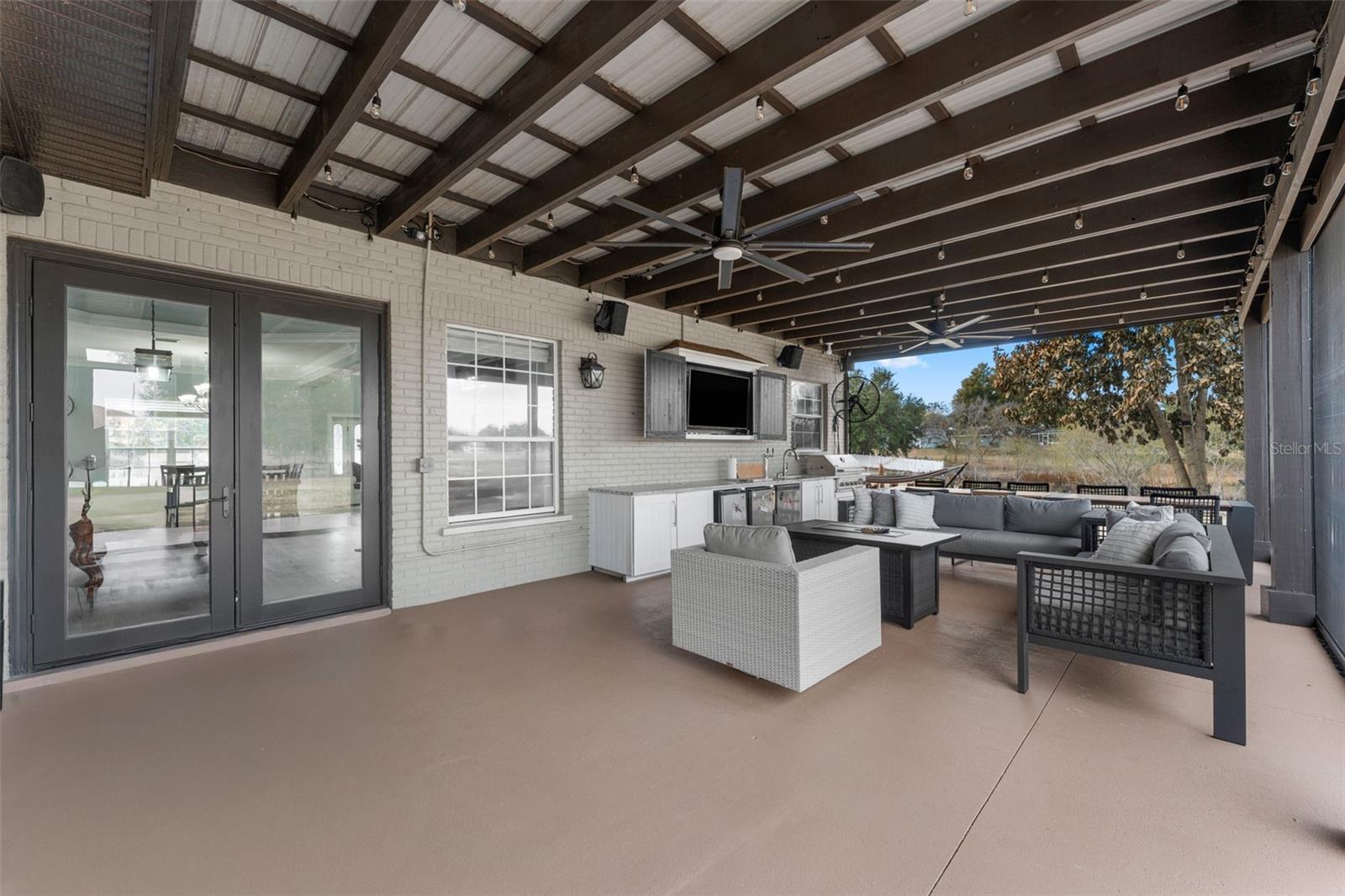 GROVELAND FARMS 16-22-25 - Residential