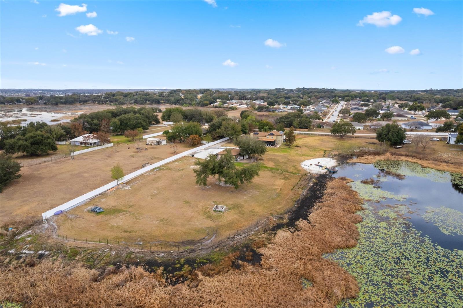 GROVELAND FARMS 16-22-25 - Residential