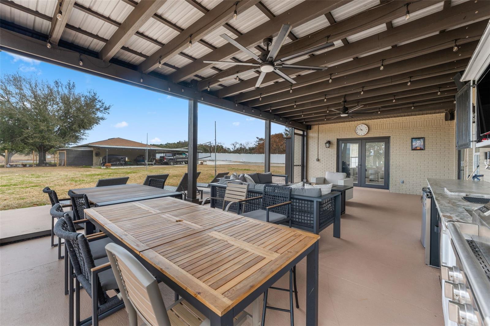 GROVELAND FARMS 16-22-25 - Residential