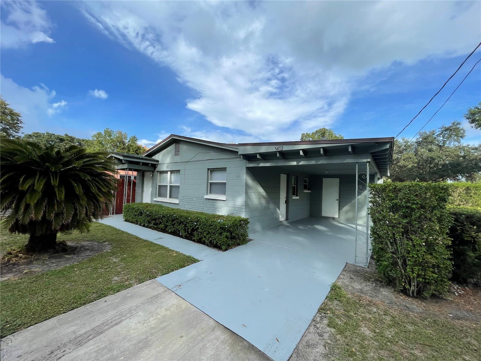 This 3/1 home in S. Lakeland has lawn care included. Property is zoned for LHMS/GJHS. Sorry, owner will not allow pets.
