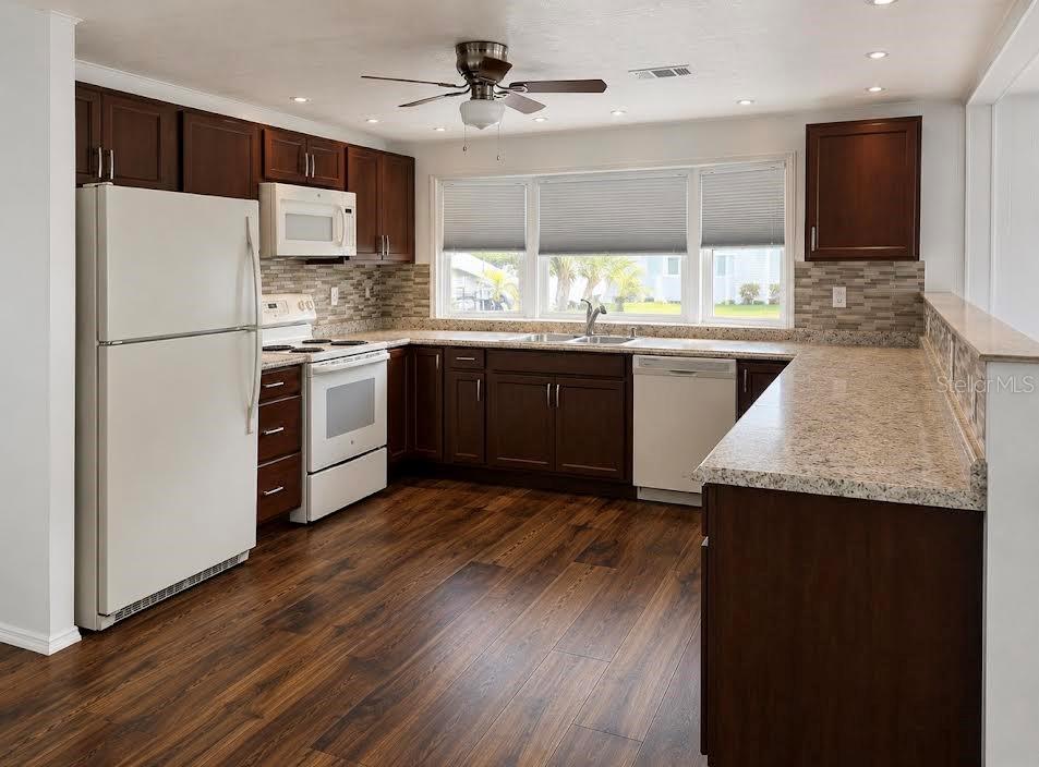 COLONY COVE MHP CO-OP - Residential