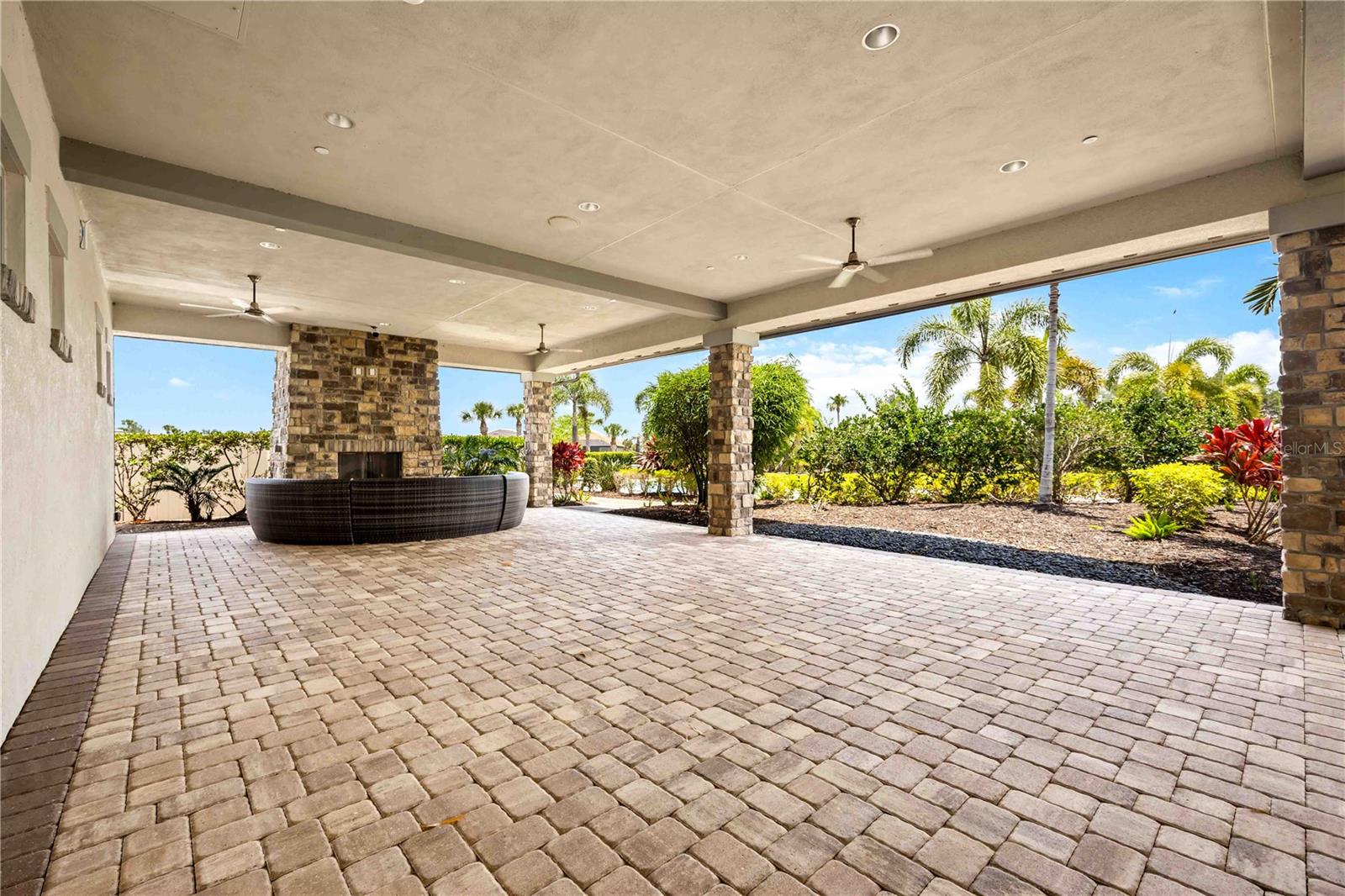 LEGACY ESTS/PALMER RANCH PH 2 - Residential