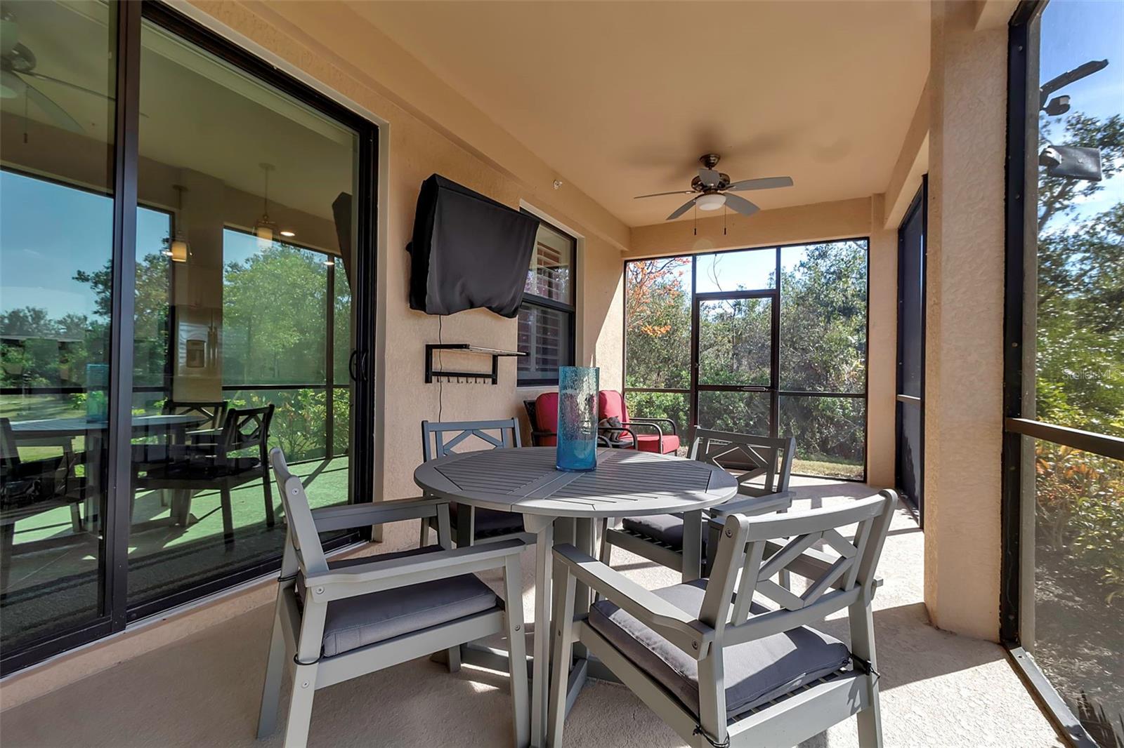COACH HOMES 3/GRAN PARADISO BL - Residential