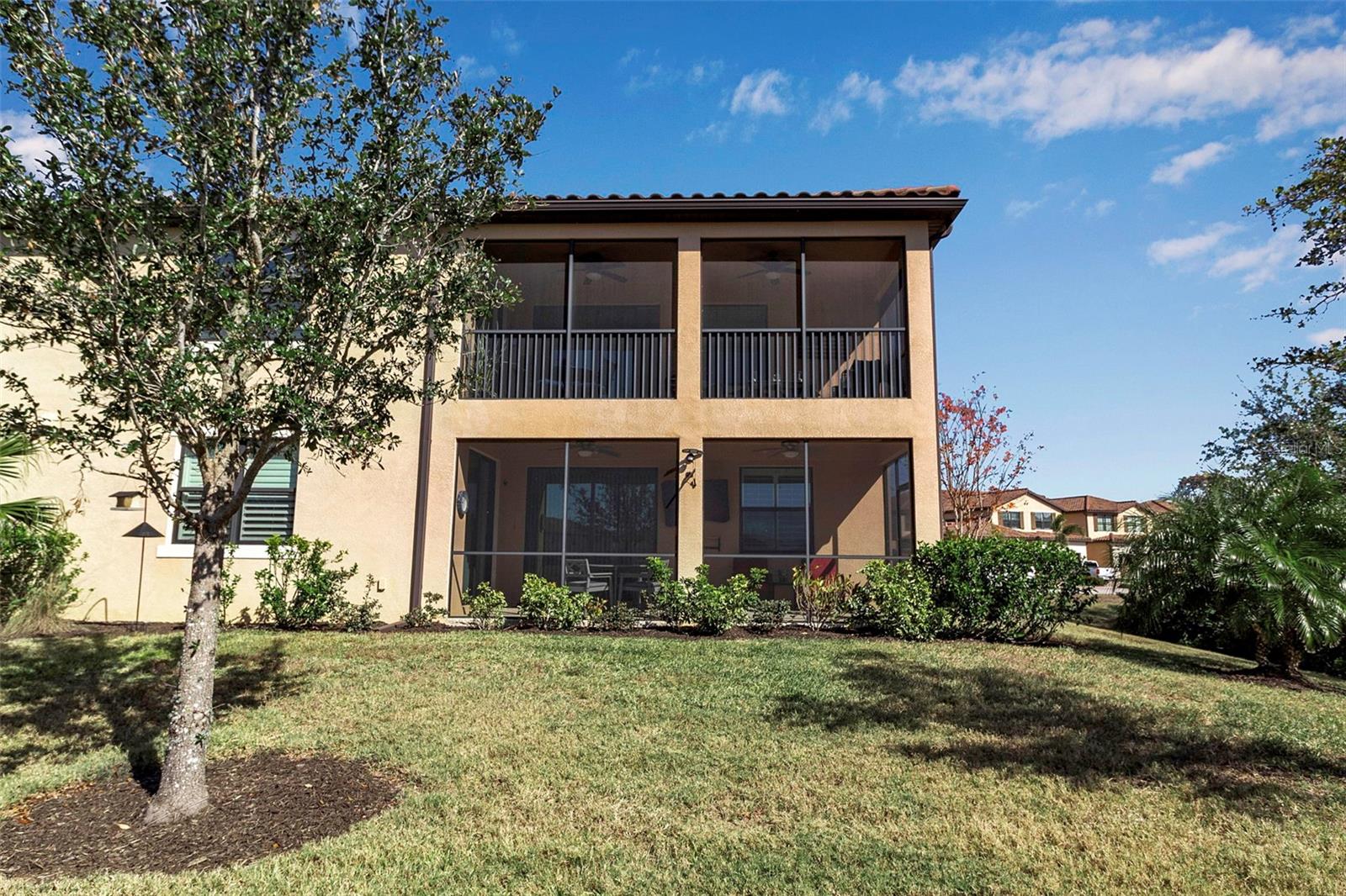 COACH HOMES 3/GRAN PARADISO BL - Residential