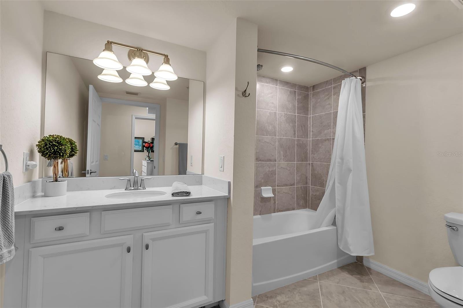 COACH HOMES 3/GRAN PARADISO BL - Residential