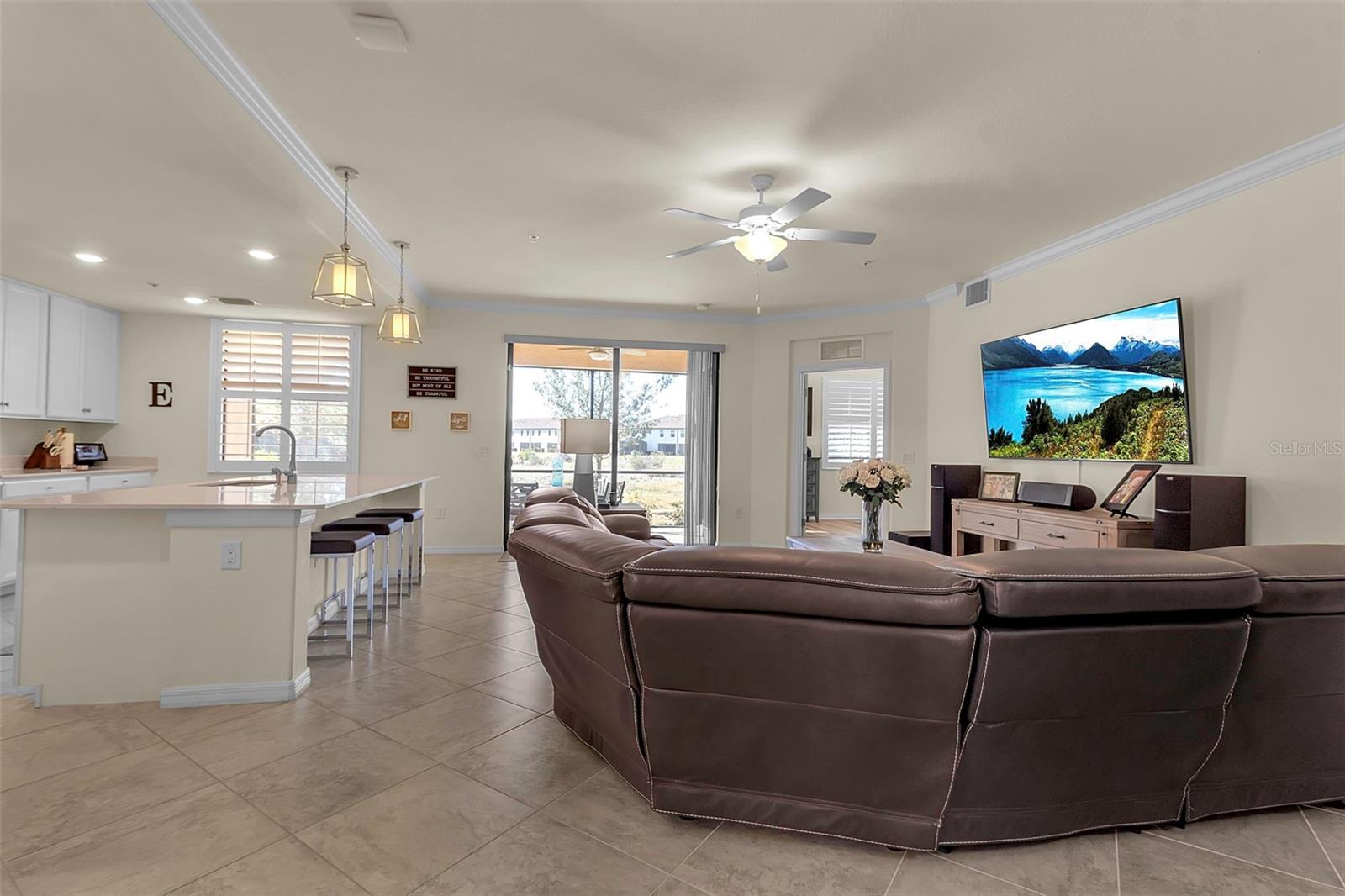 COACH HOMES 3/GRAN PARADISO BL - Residential