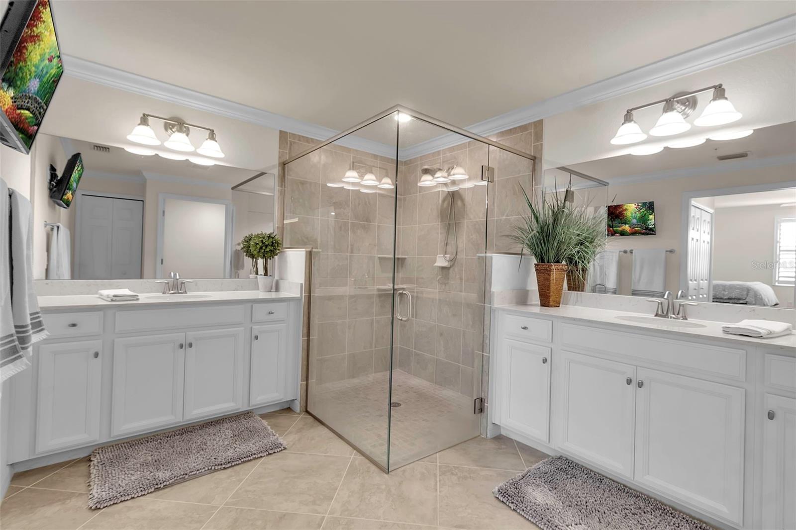 COACH HOMES 3/GRAN PARADISO BL - Residential