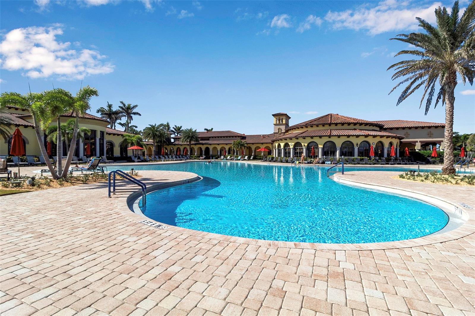 COACH HOMES 3/GRAN PARADISO BL - Residential