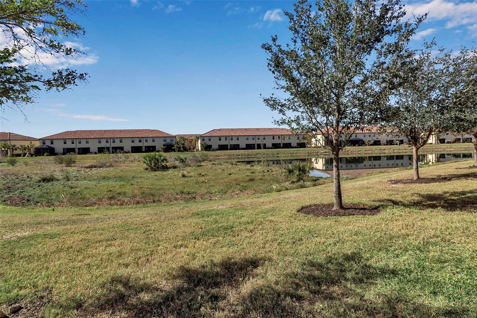 COACH HOMES 3/GRAN PARADISO BL - Residential