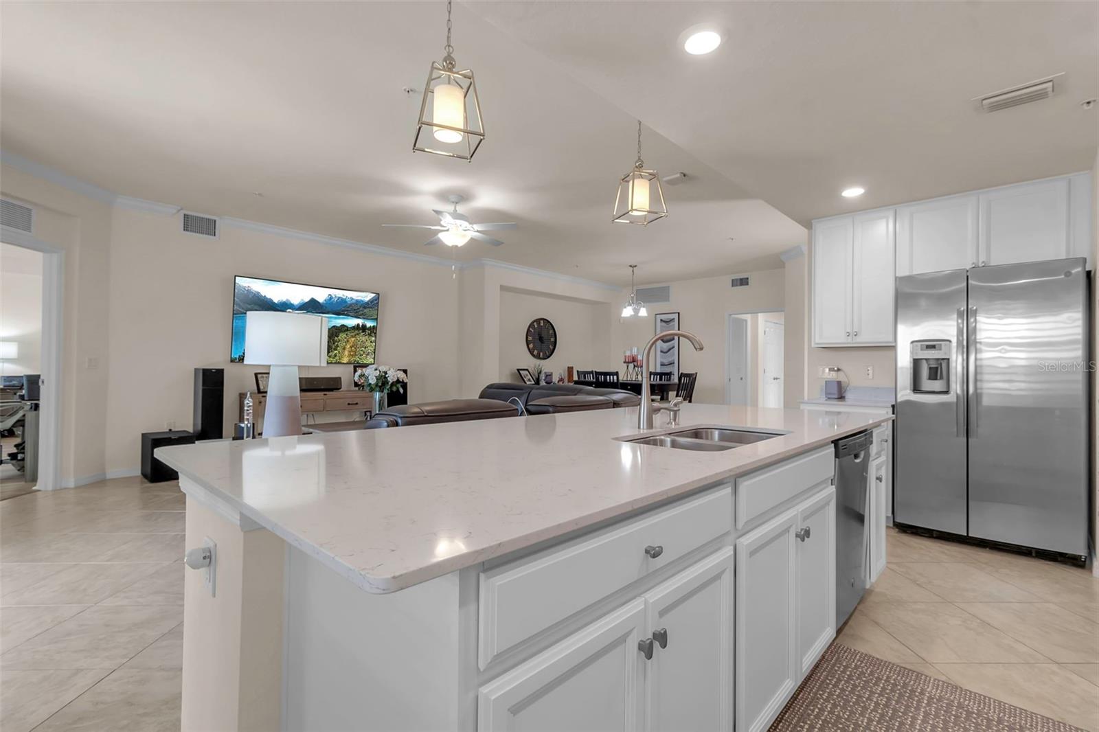 COACH HOMES 3/GRAN PARADISO BL - Residential