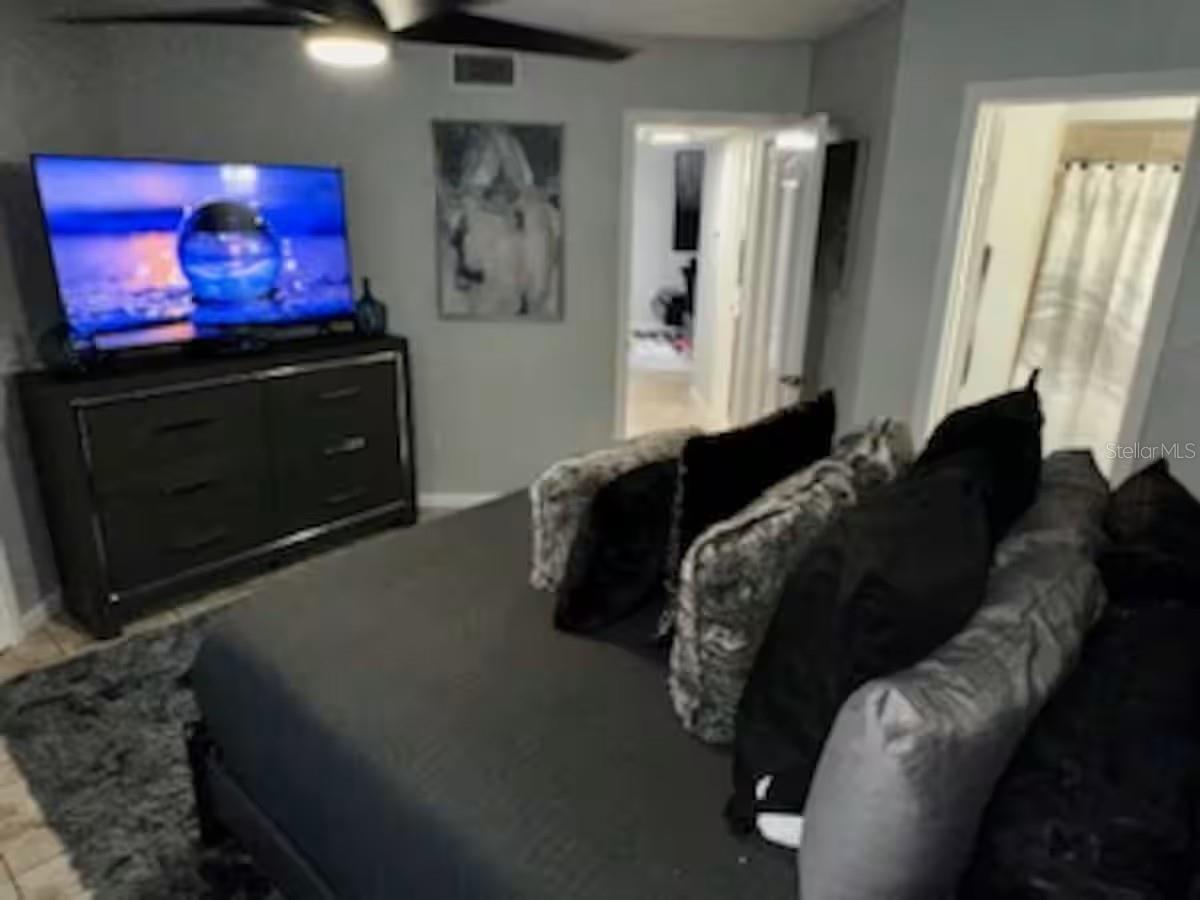 SOUTHPOINTE CONDO - Residential