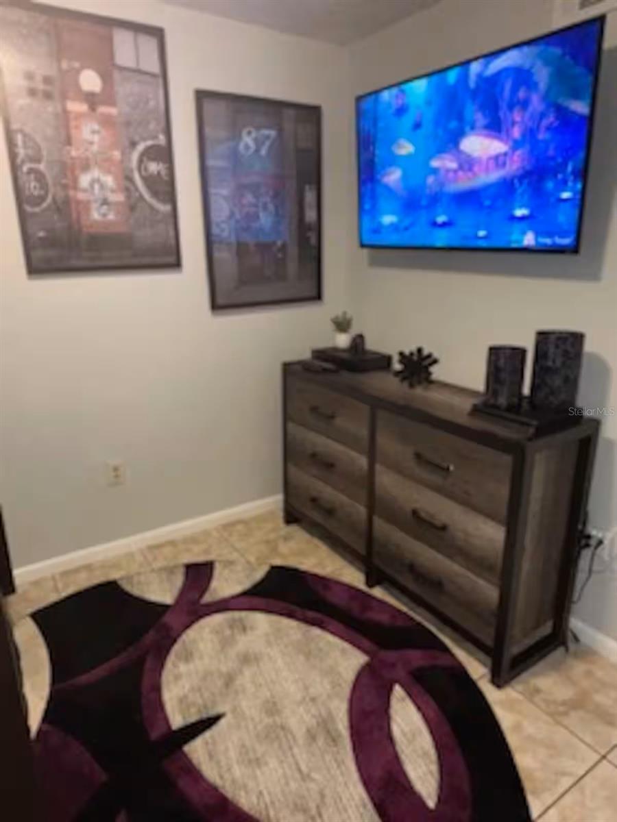 SOUTHPOINTE CONDO - Residential