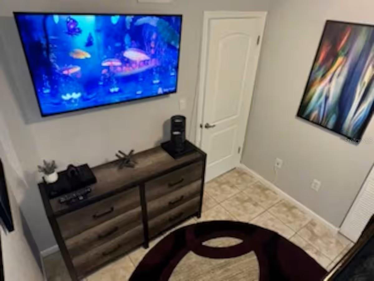 SOUTHPOINTE CONDO - Residential