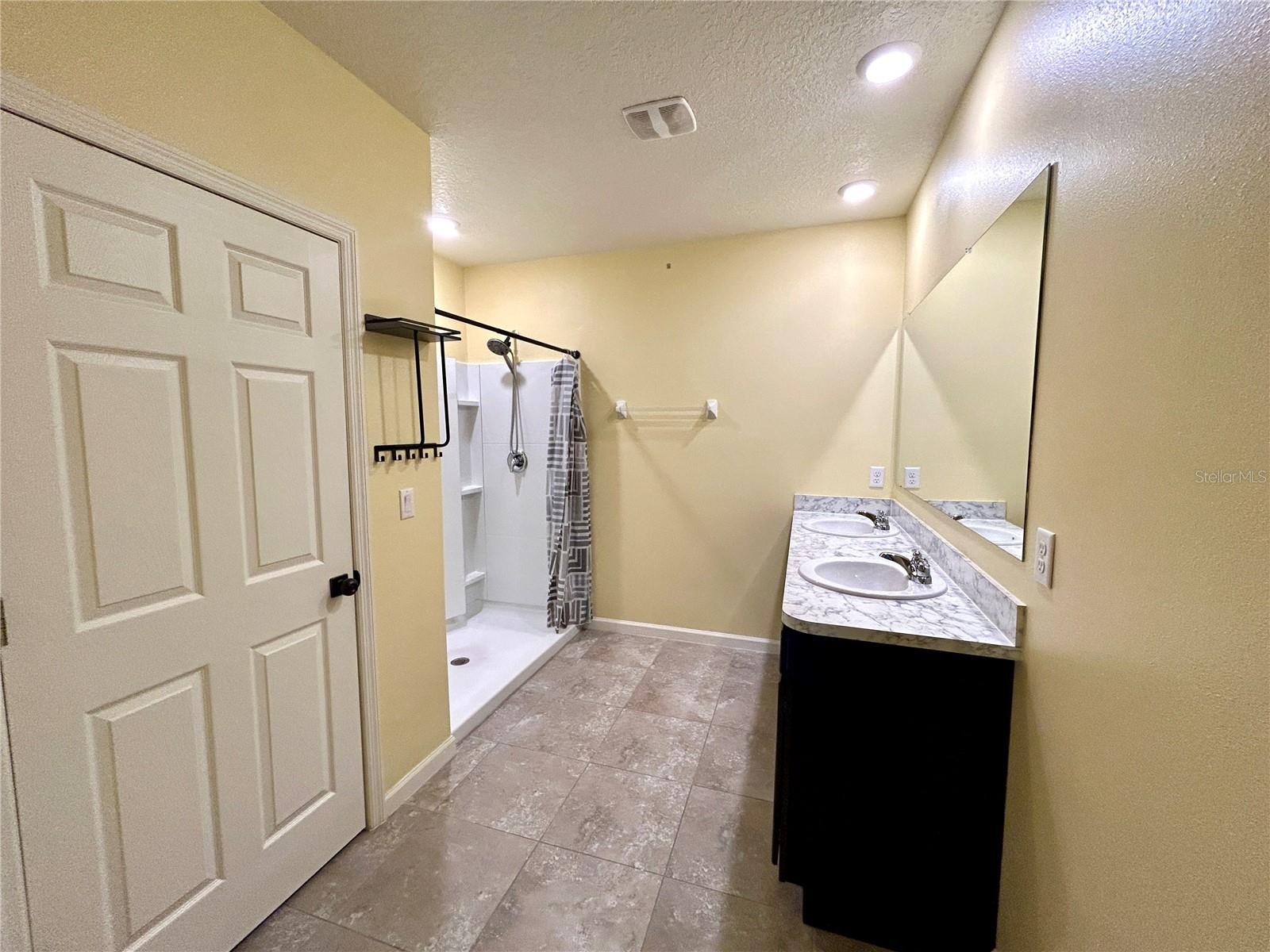 DUNES/INDIAN RI PRE POD15 - Residential Lease