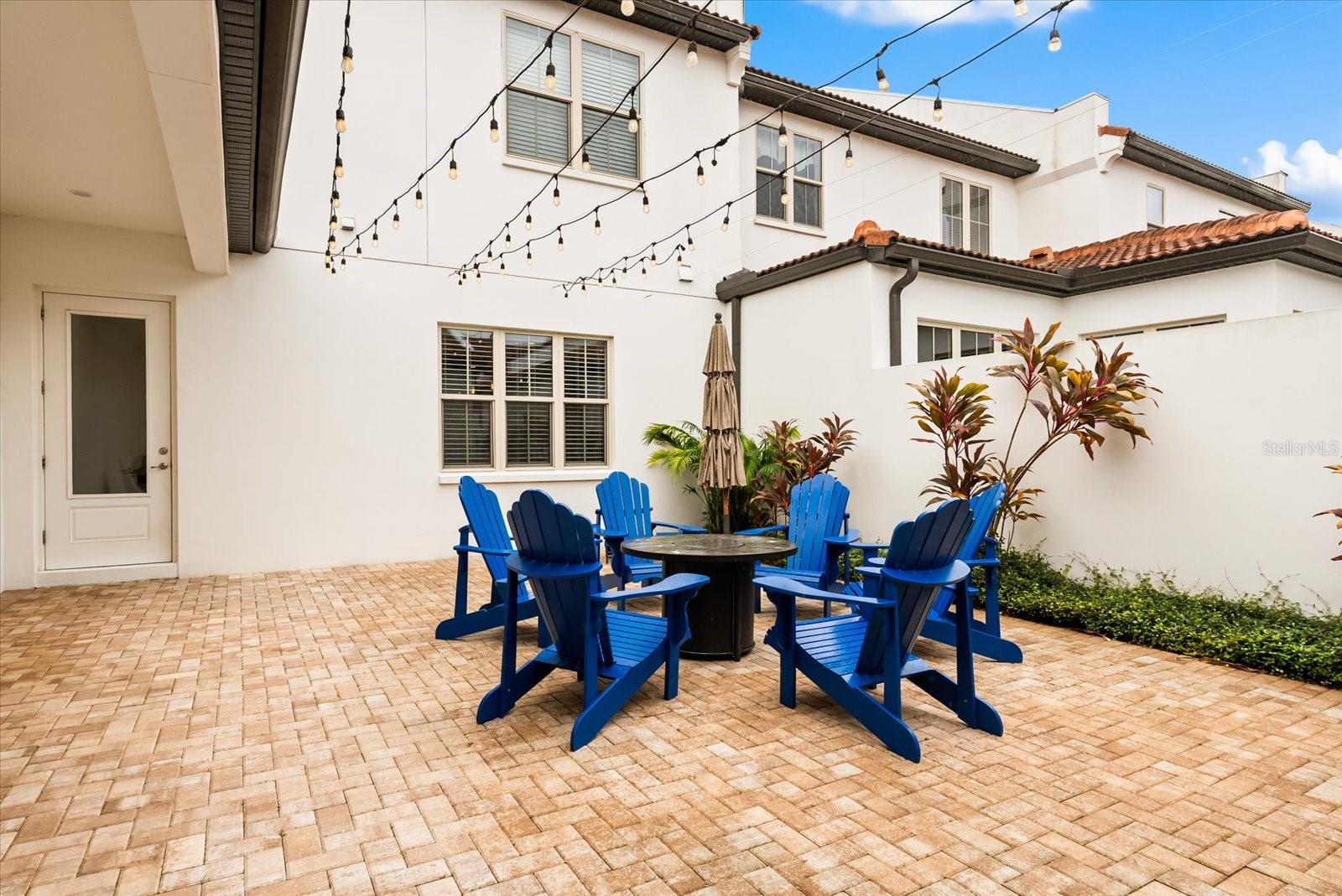 Casas a venda 2 - Jen Dantas 8915 FOUNTAIN PALM ALLEY