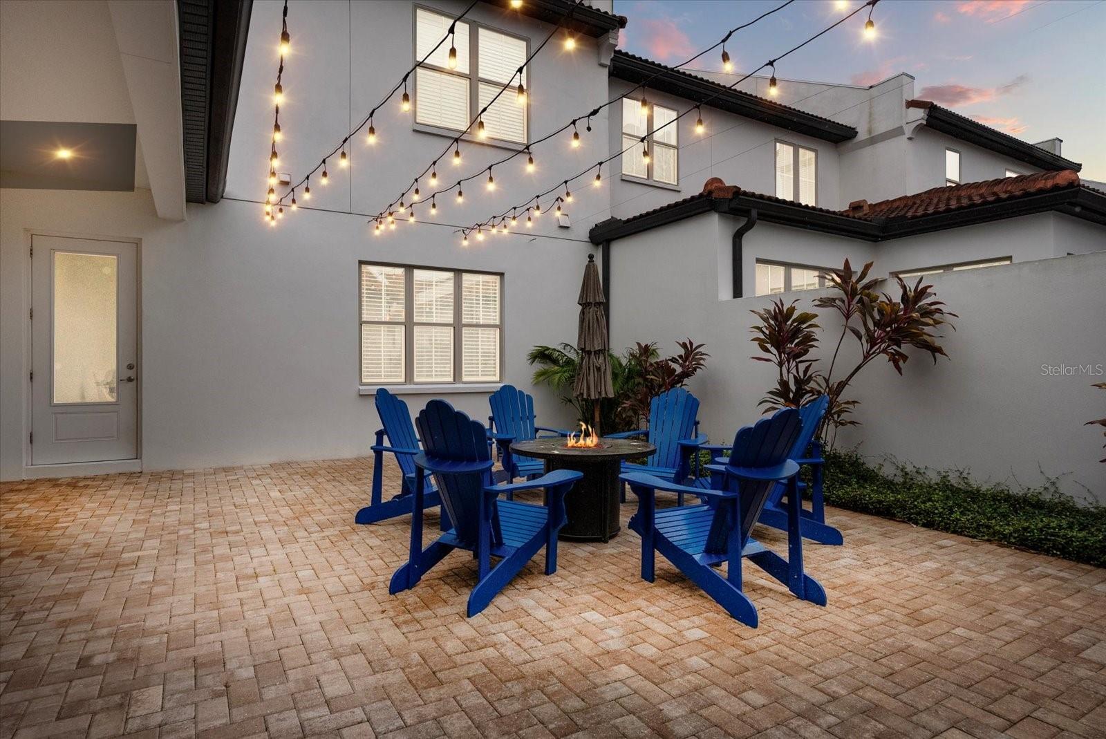 Casas a venda 3 - Jen Dantas 8915 FOUNTAIN PALM ALLEY