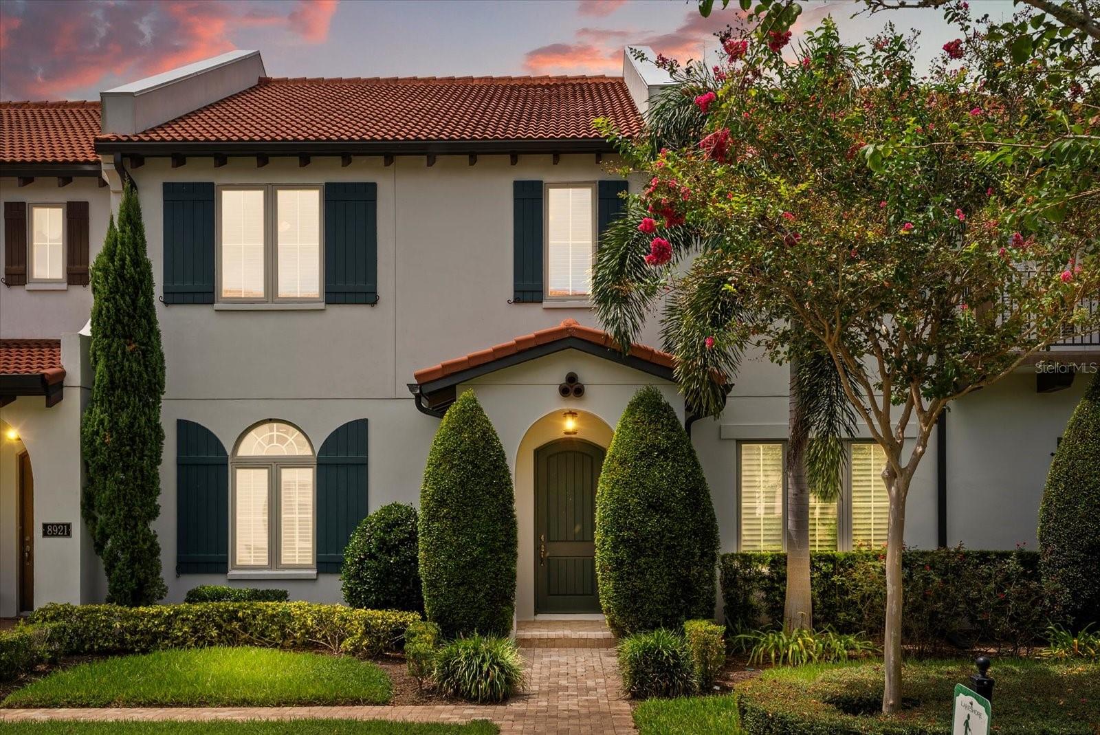 Casas a venda 1 - Jen Dantas 8915 FOUNTAIN PALM ALLEY