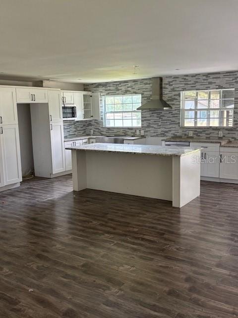 21103 REINDEER ROAD