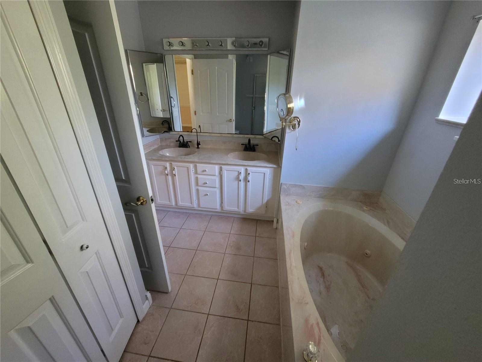 ORANGE BLOSSOM ACRES UNIT 1 - Residential Lease