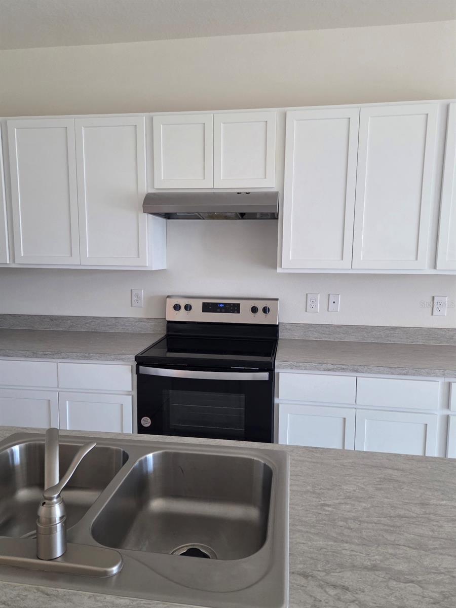 THOMPSON GROVE - Residential