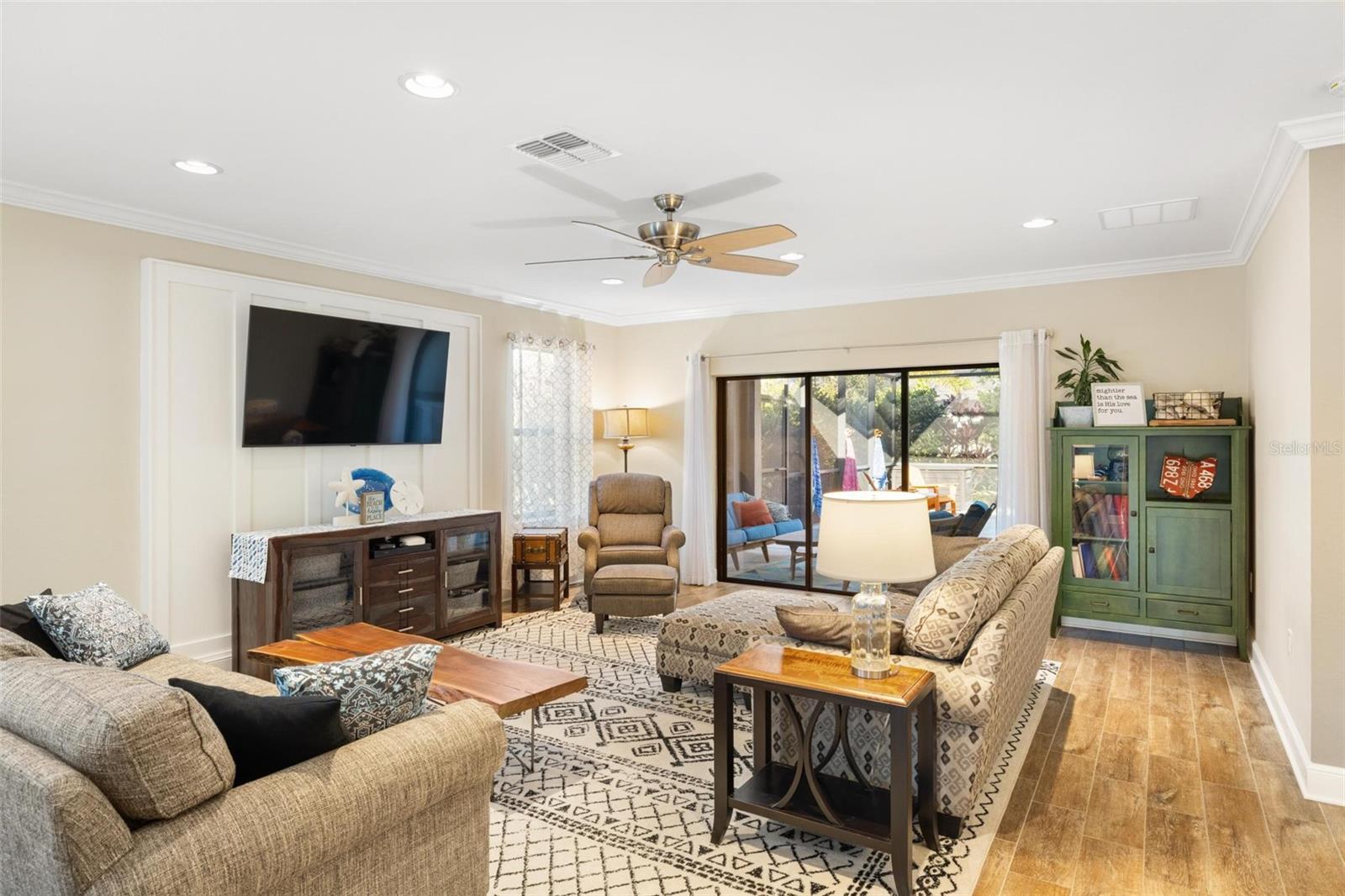 VILLA MILANO PH 4-6 - Residential