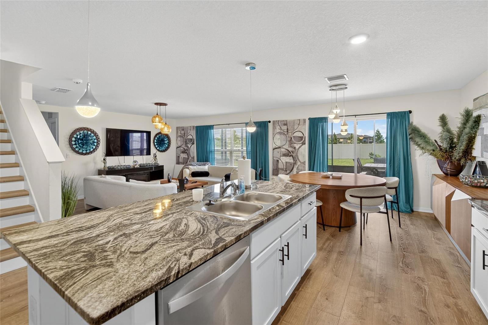 BERRY BAY - Residential Lease