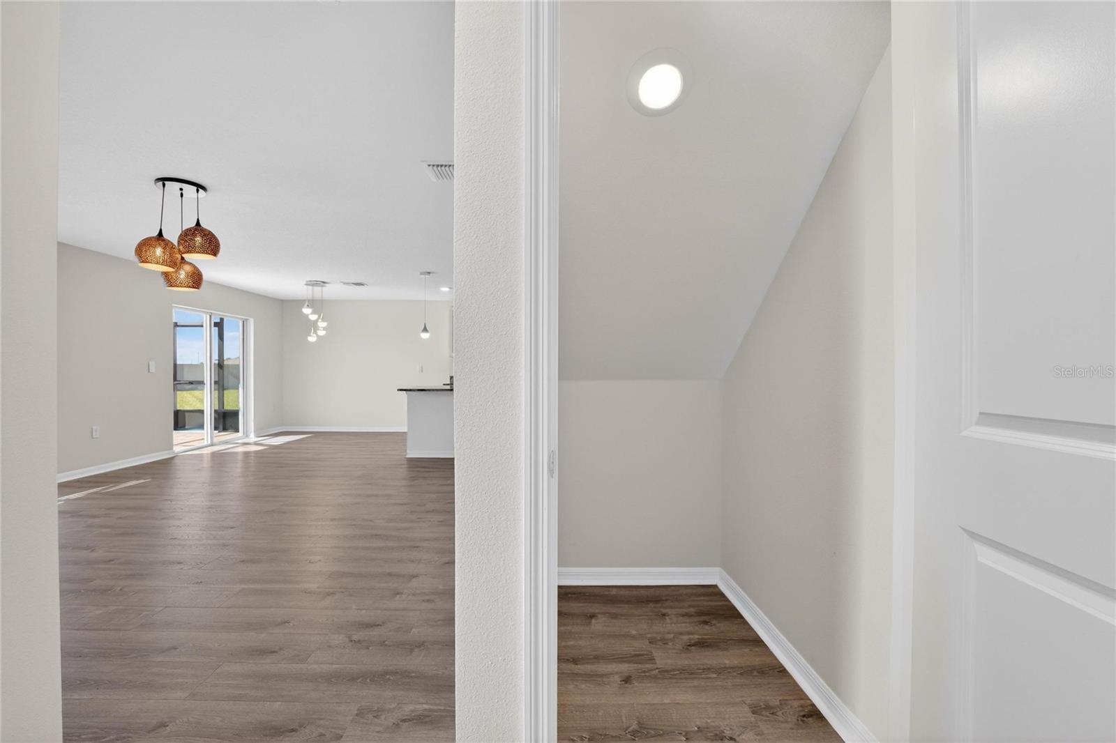 BERRY BAY - Residential Lease