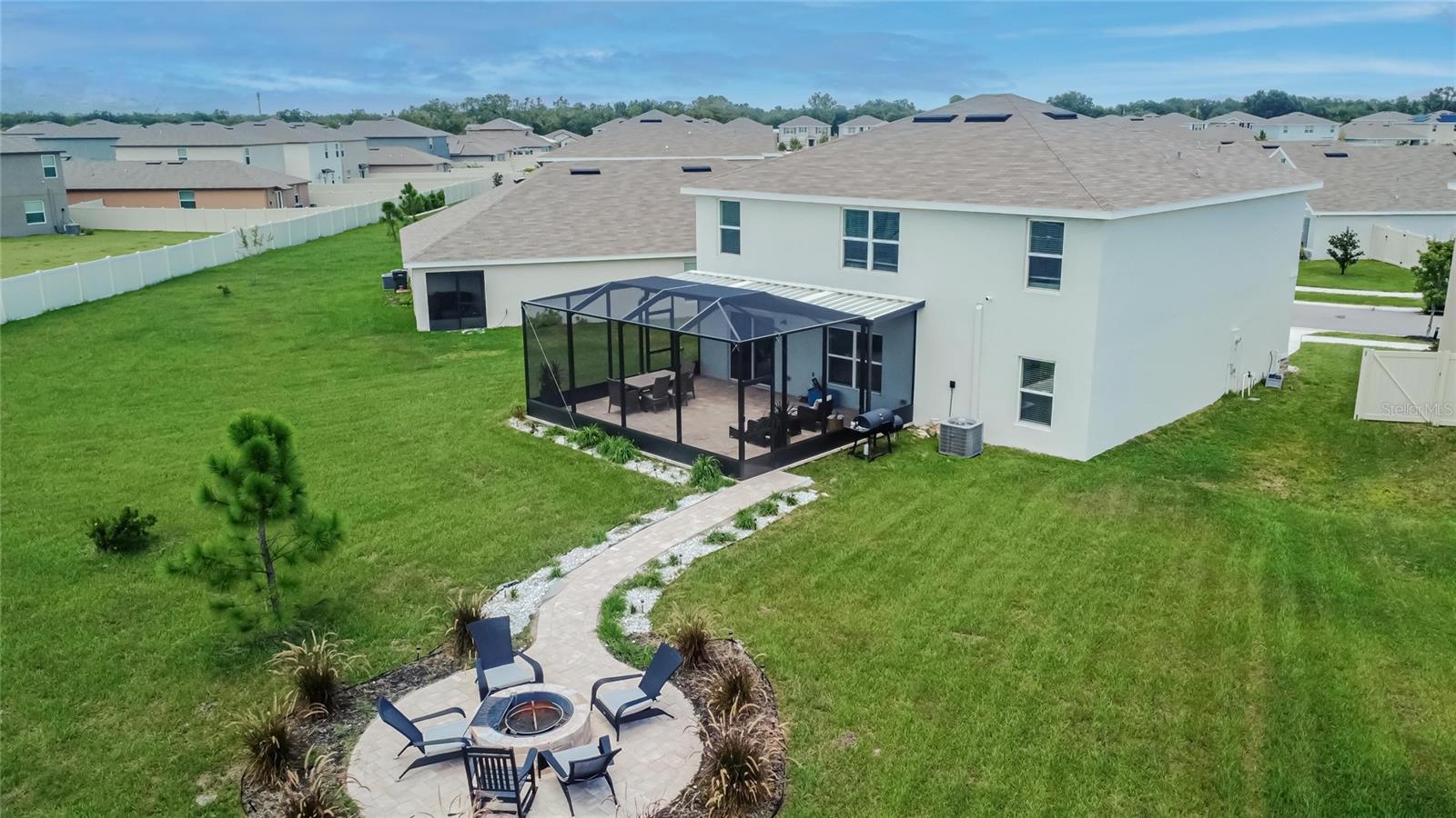 BERRY BAY - Residential Lease