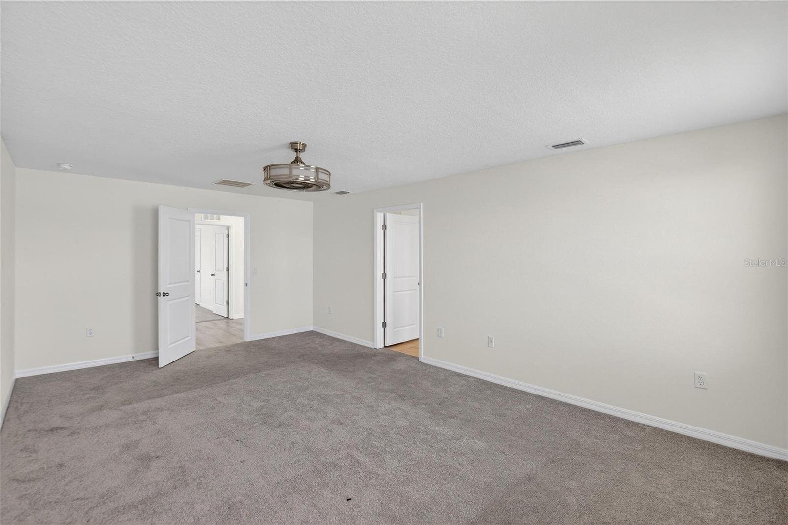 BERRY BAY - Residential Lease