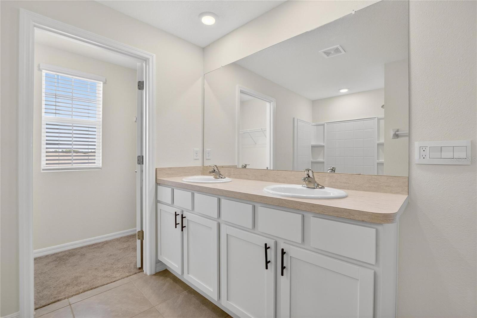 BERRY BAY - Residential Lease