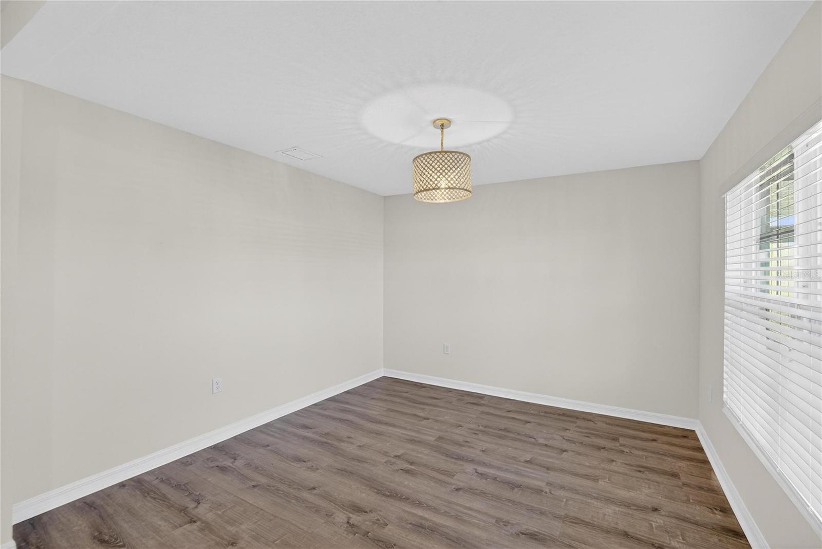 BERRY BAY - Residential Lease