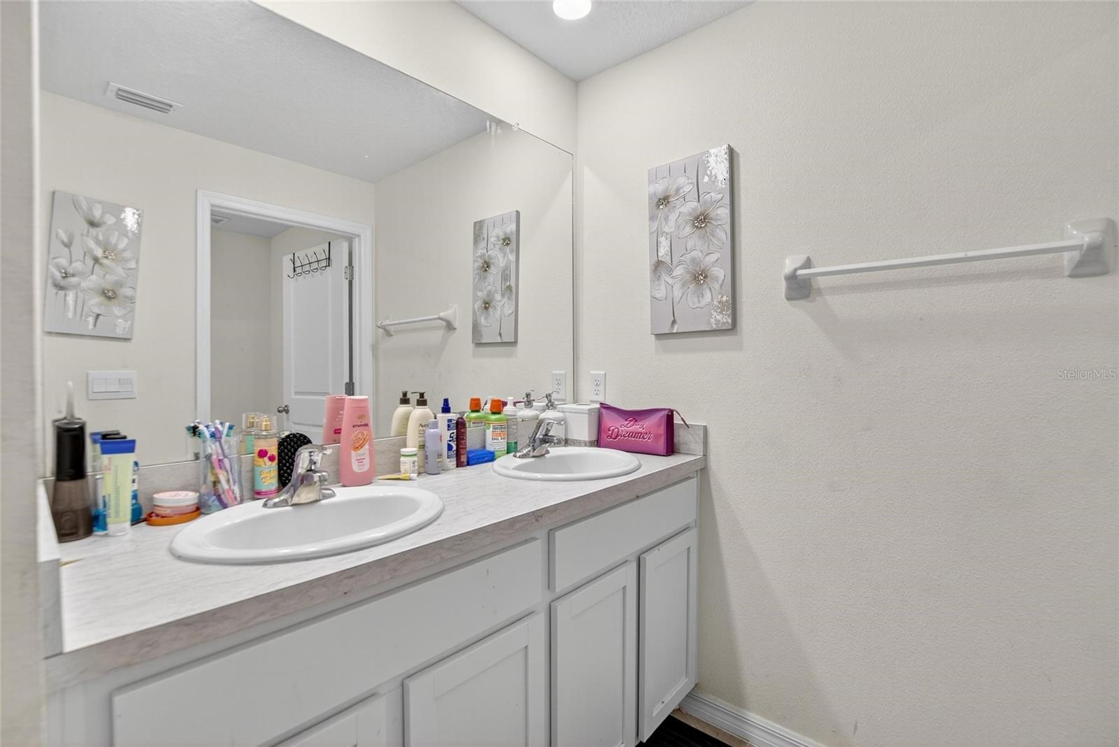 BERRY BAY - Residential Lease