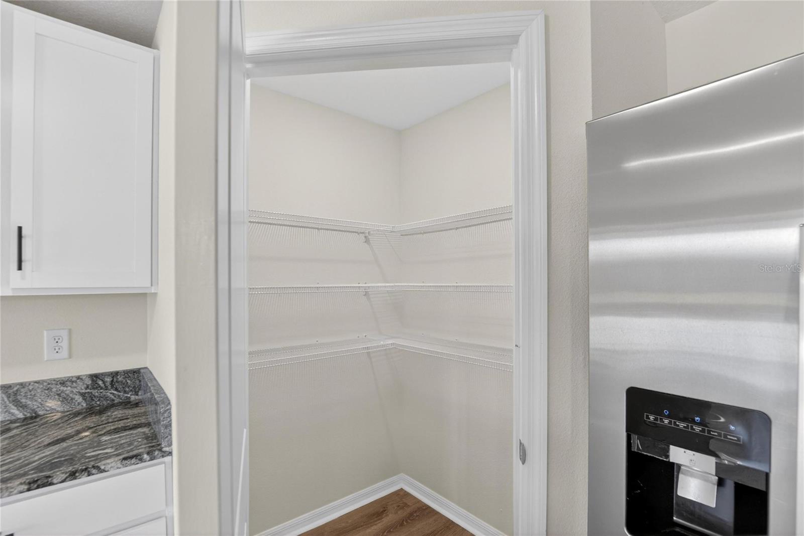 BERRY BAY - Residential Lease