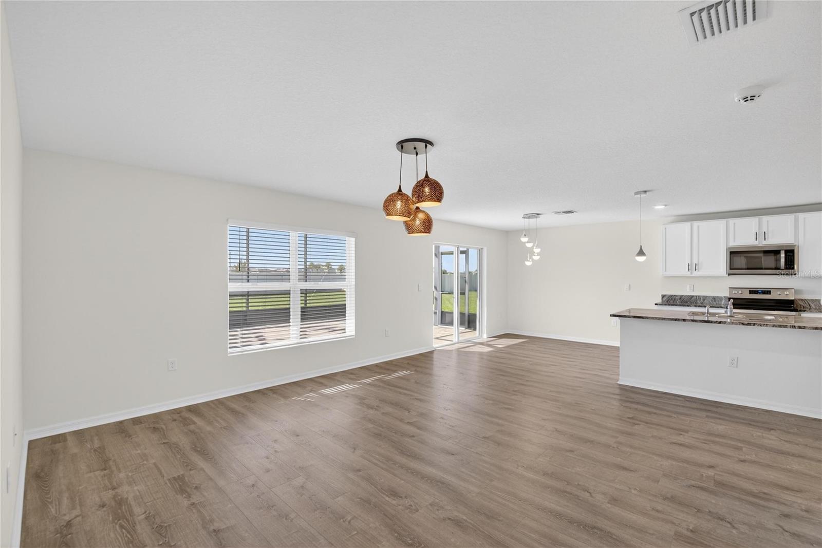 BERRY BAY - Residential Lease