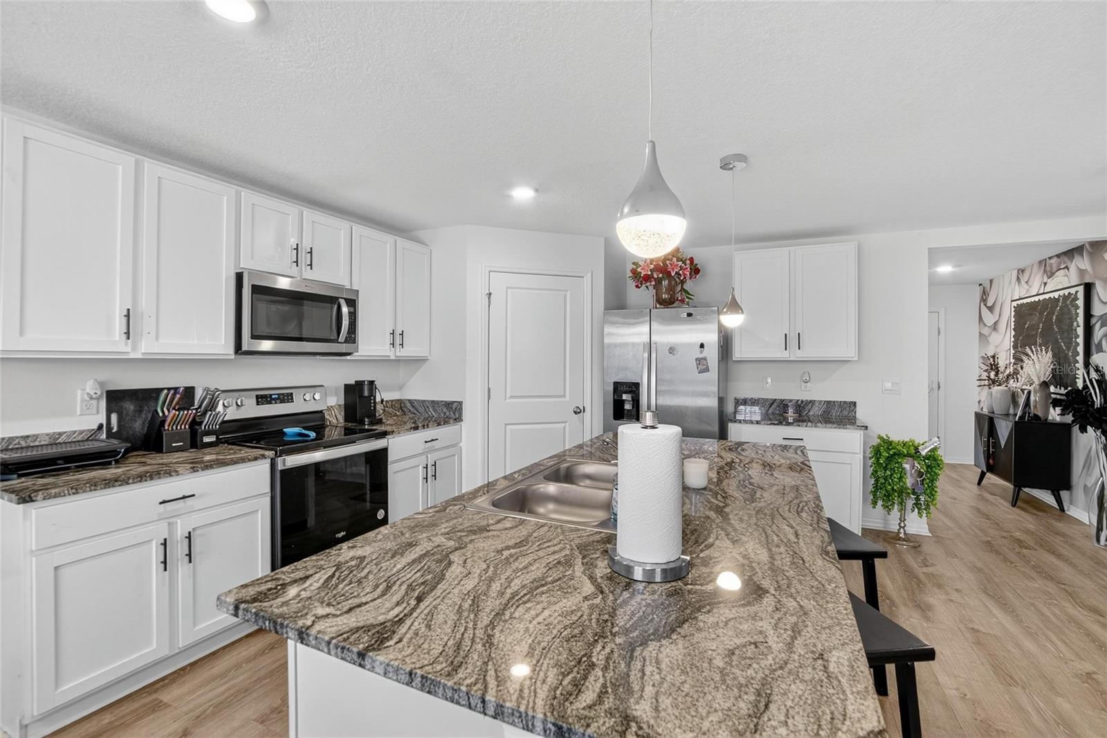 BERRY BAY - Residential Lease