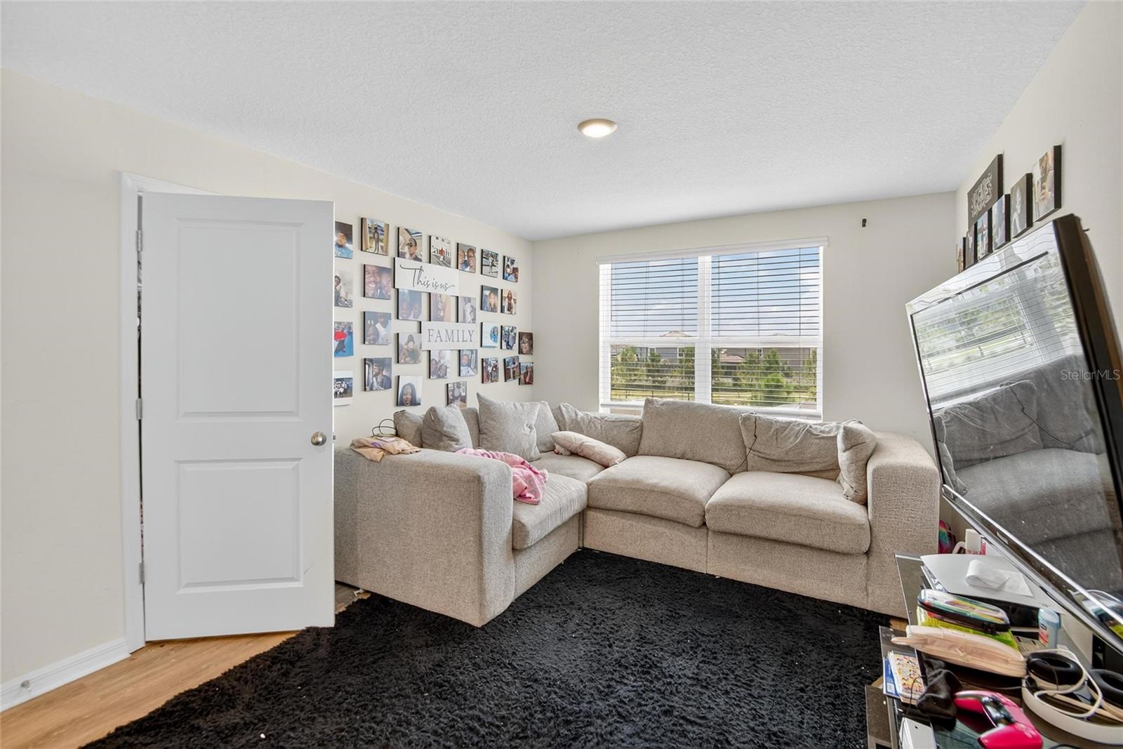 BERRY BAY - Residential Lease