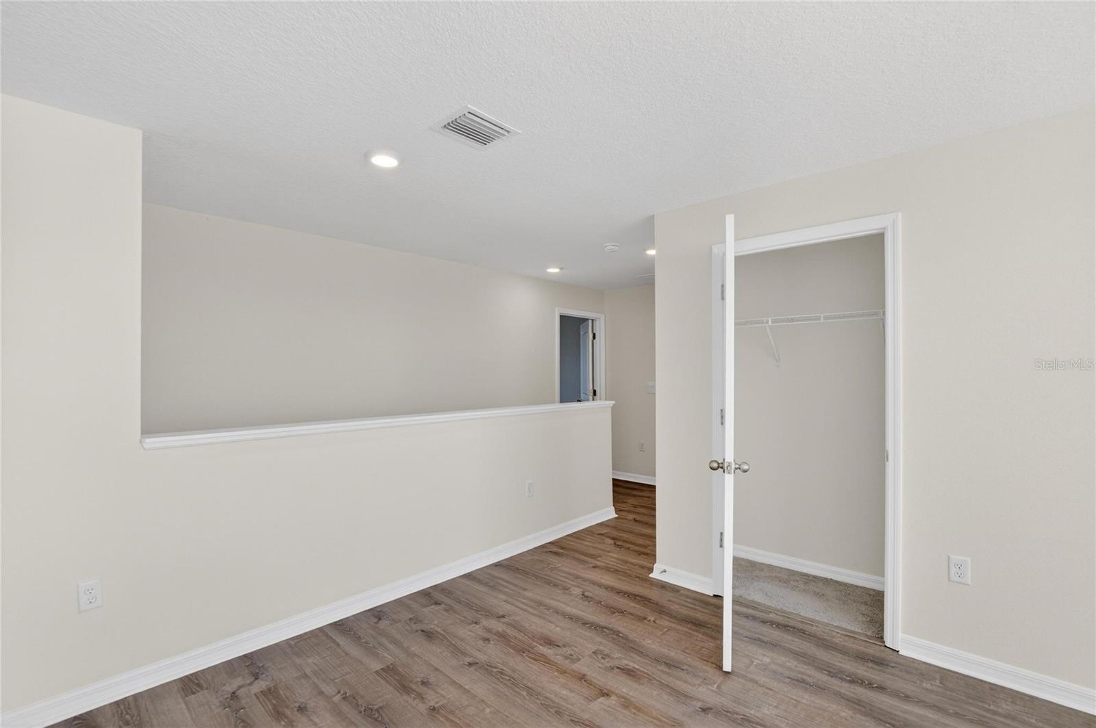 BERRY BAY - Residential Lease