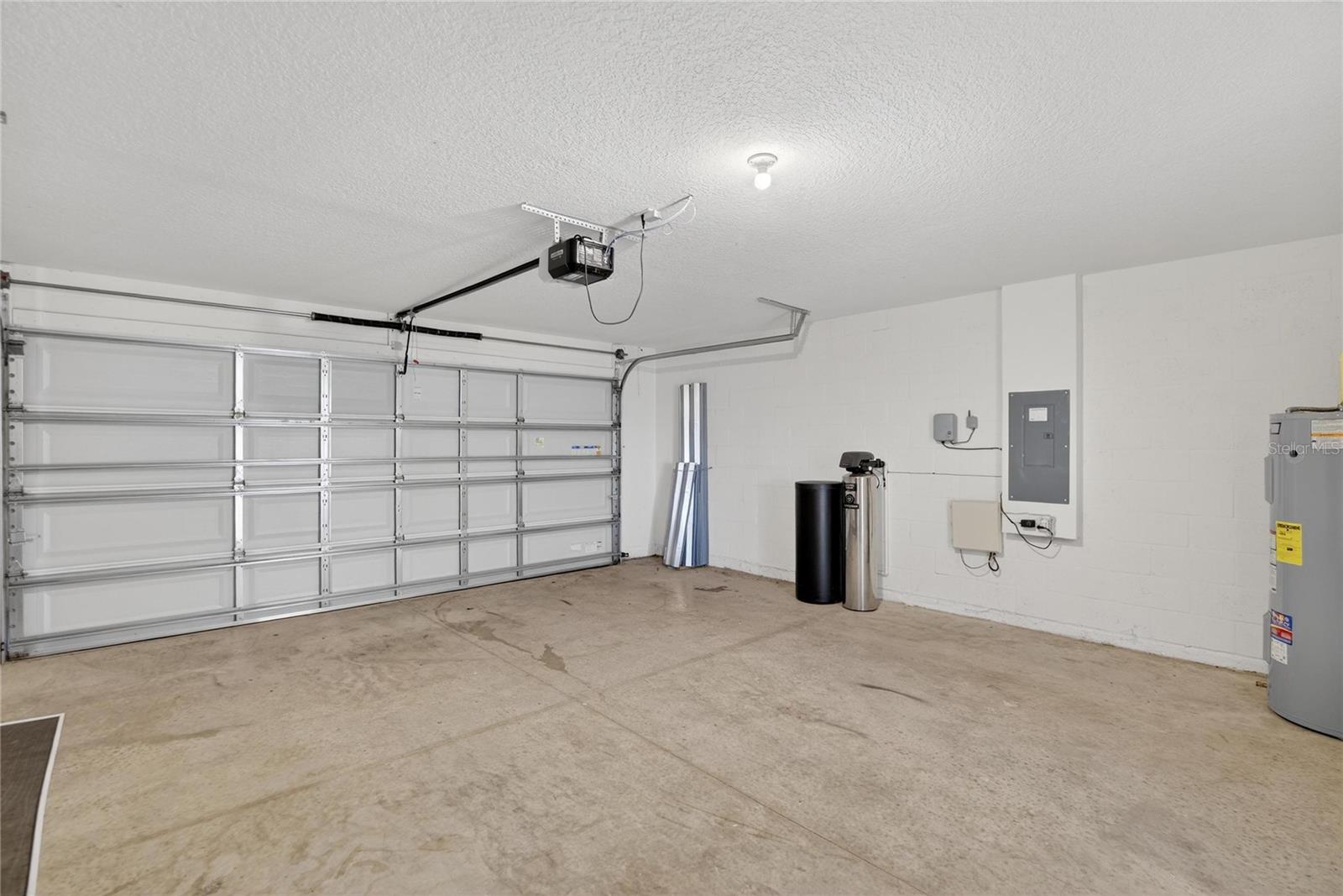 BERRY BAY - Residential Lease