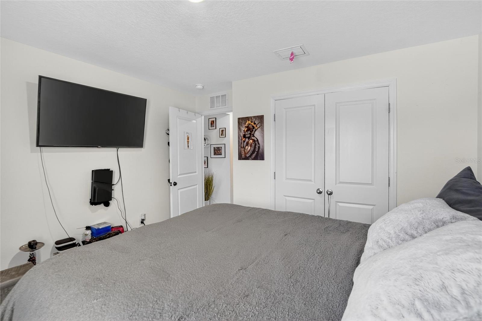 BERRY BAY - Residential Lease