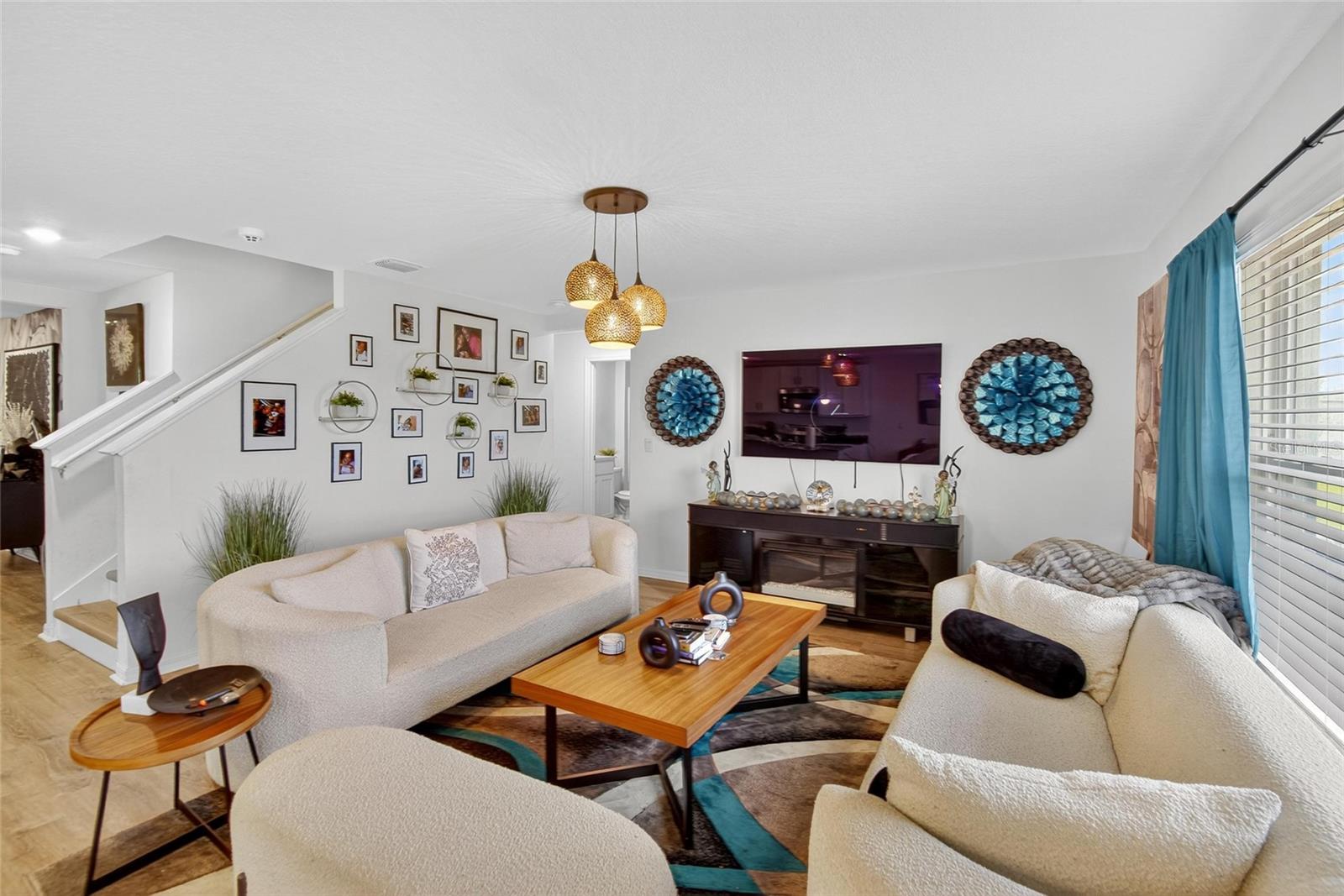 BERRY BAY - Residential Lease