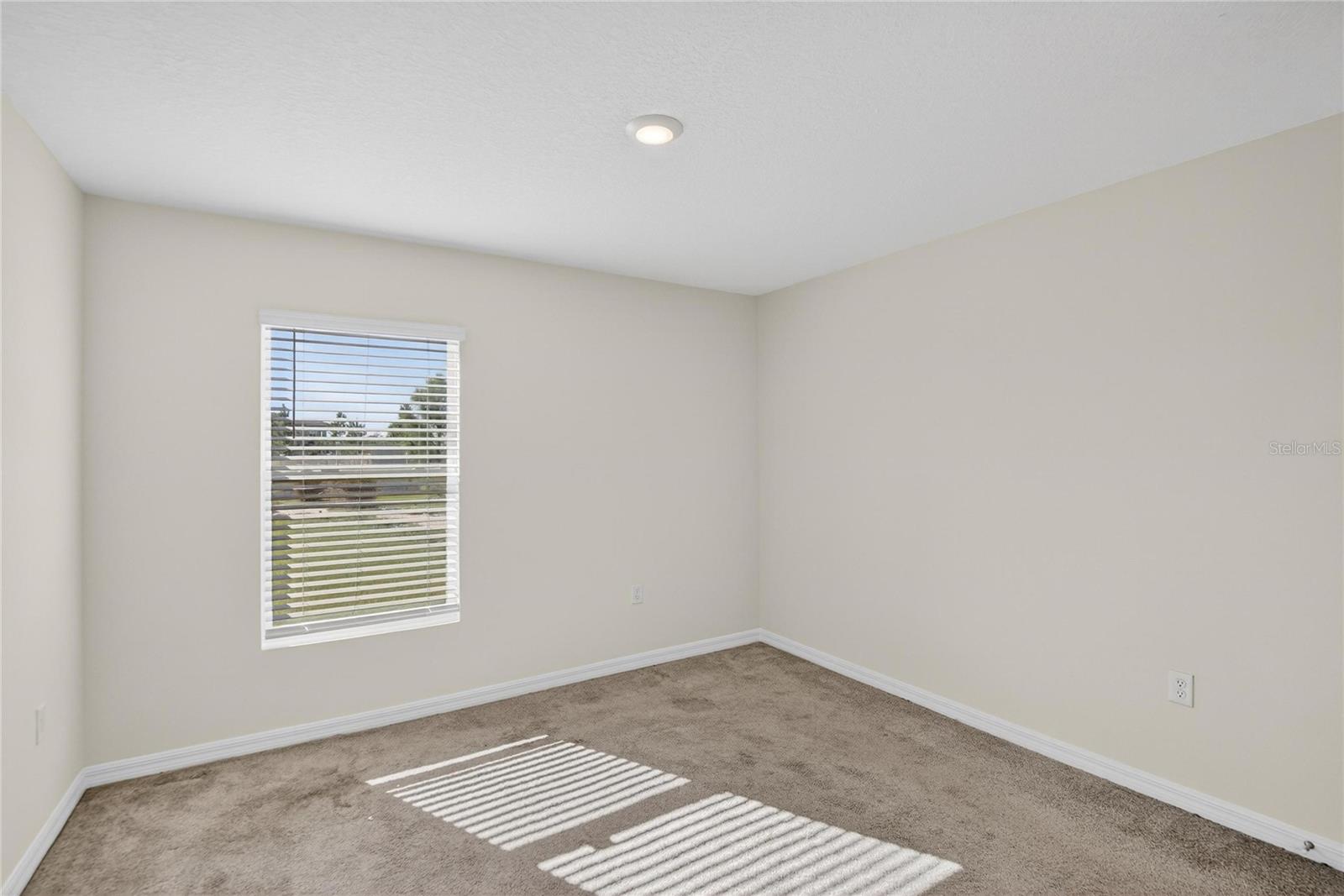 BERRY BAY - Residential Lease