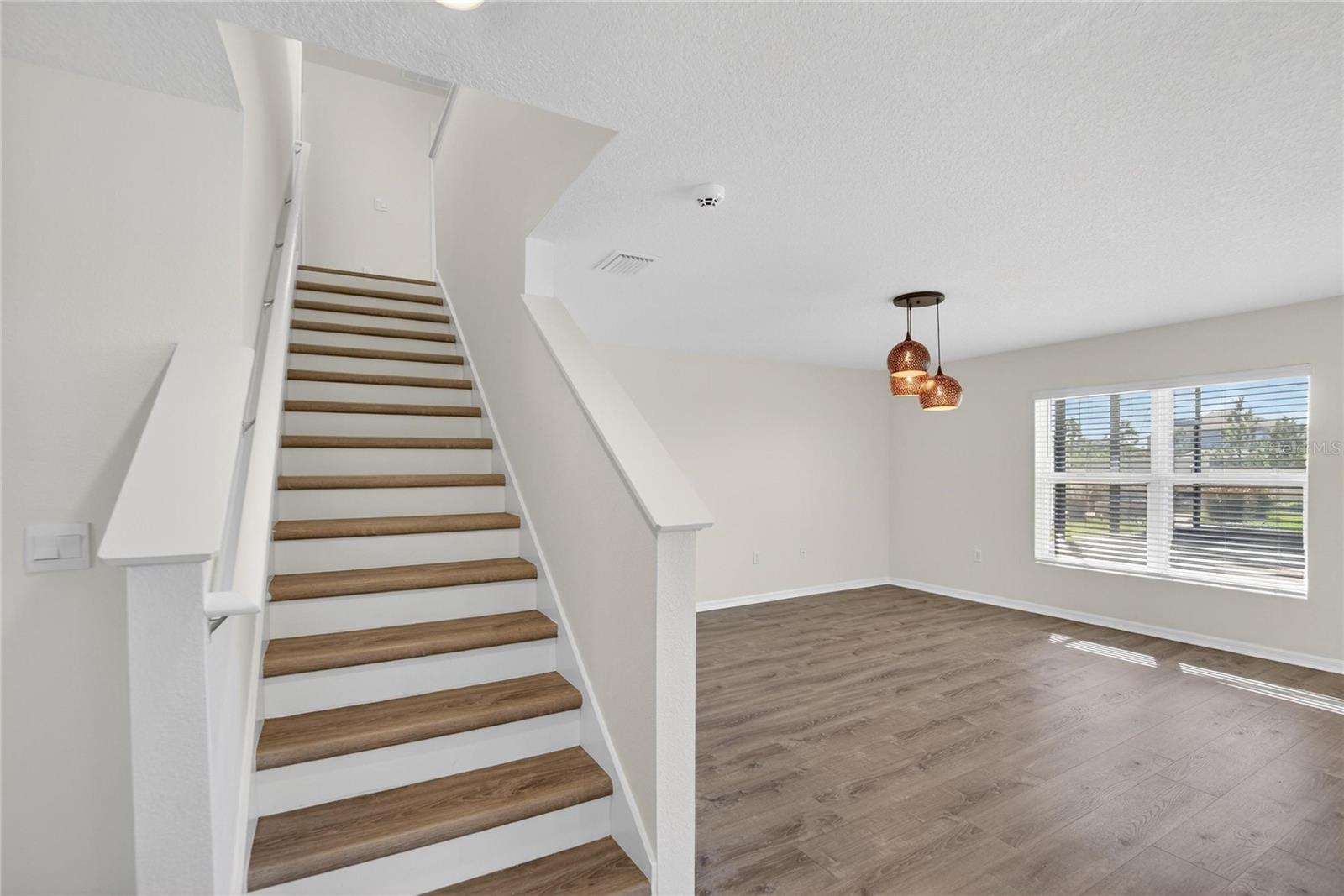 BERRY BAY - Residential Lease