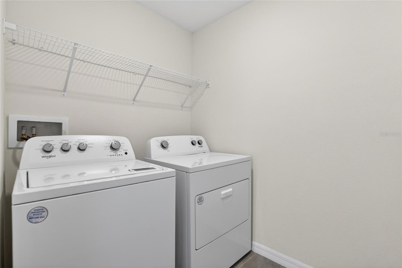 BERRY BAY - Residential Lease