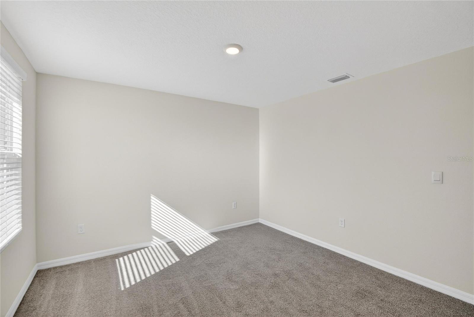 BERRY BAY - Residential Lease