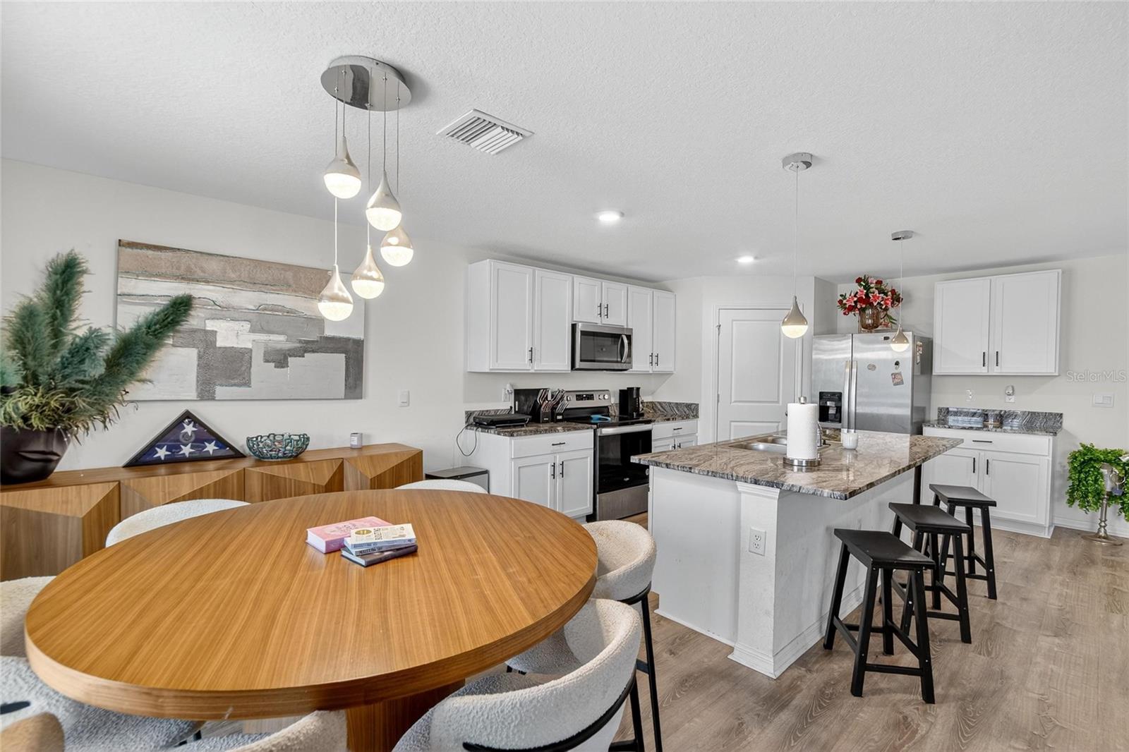 BERRY BAY - Residential Lease
