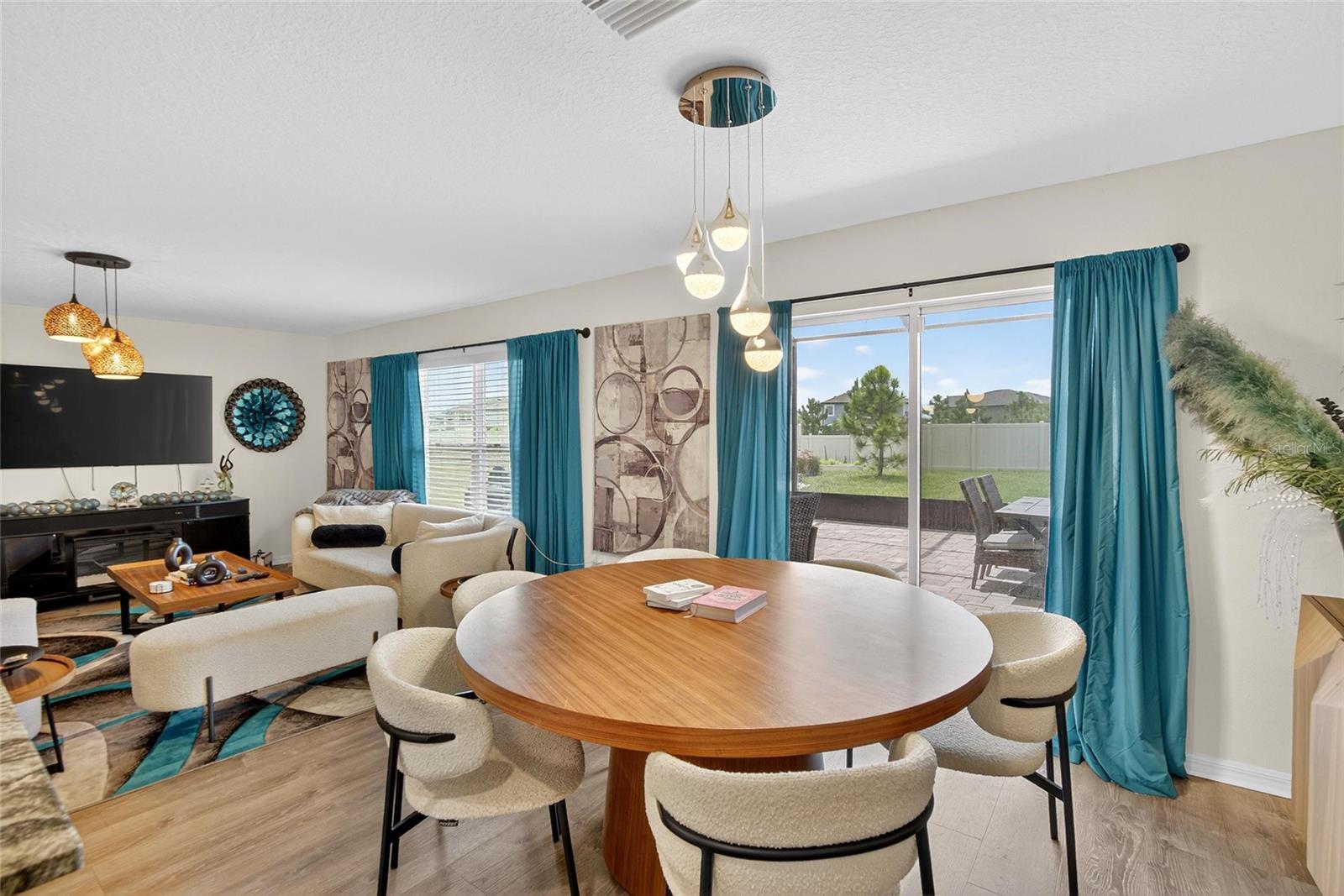 BERRY BAY - Residential Lease